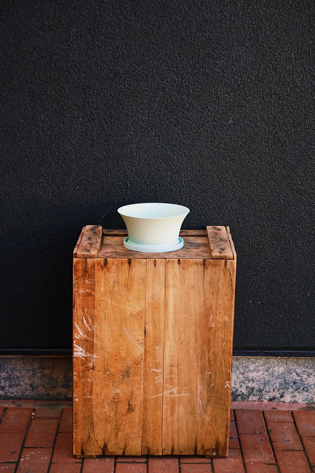 MK Bulb Conical Pot