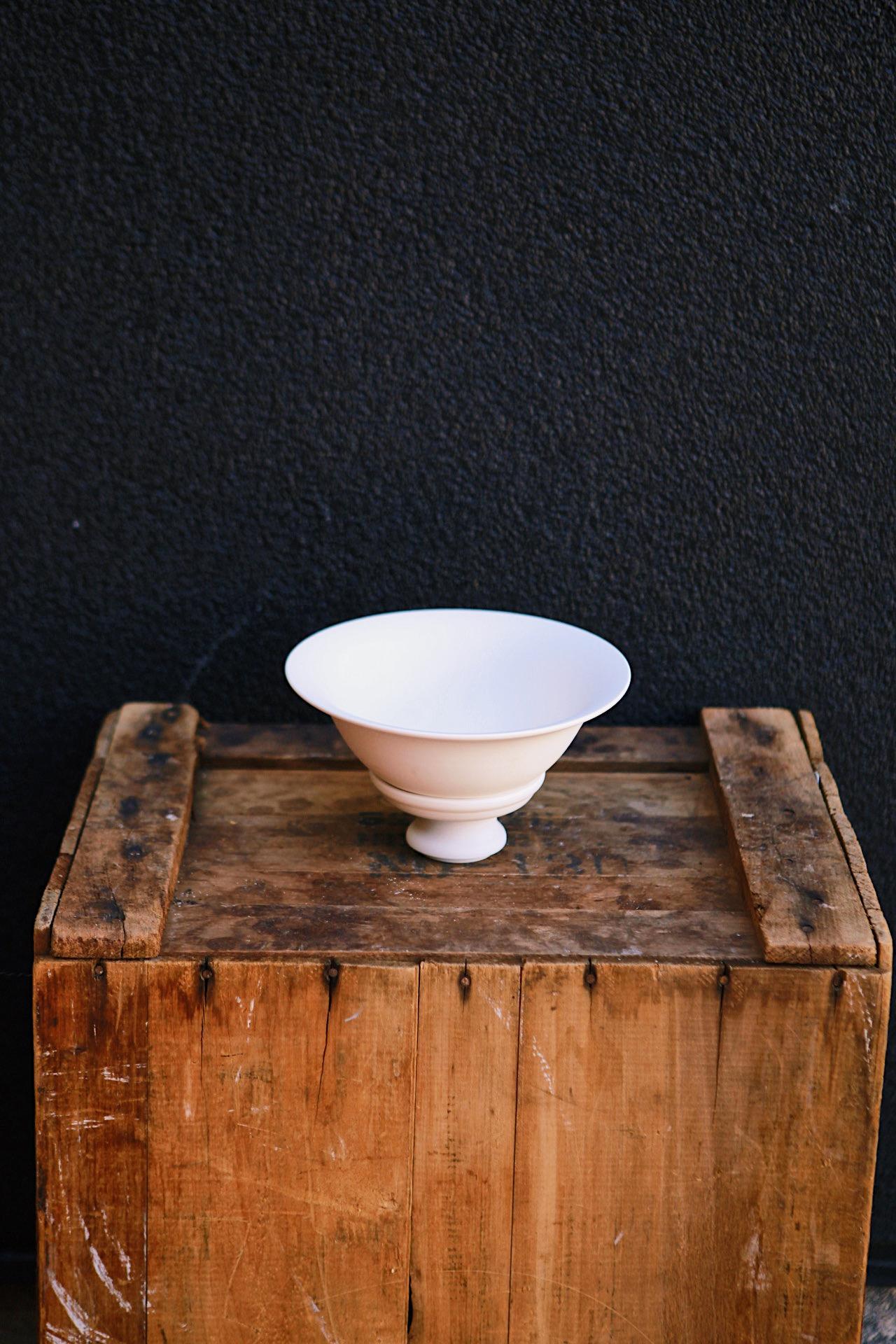 MK Footed Vaso