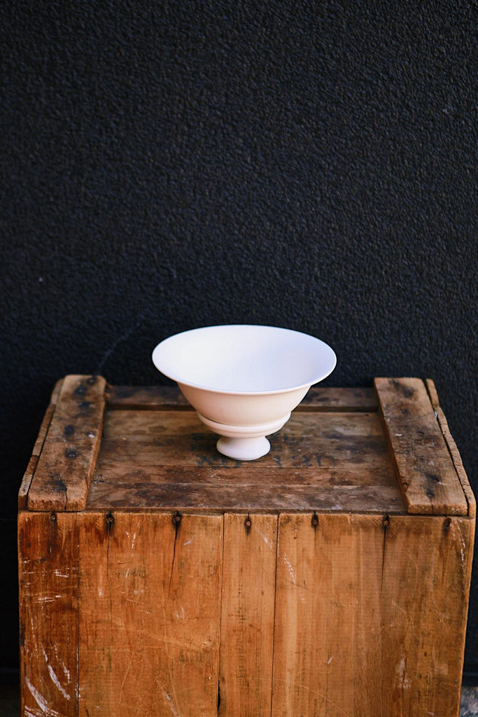 MK Footed Vaso