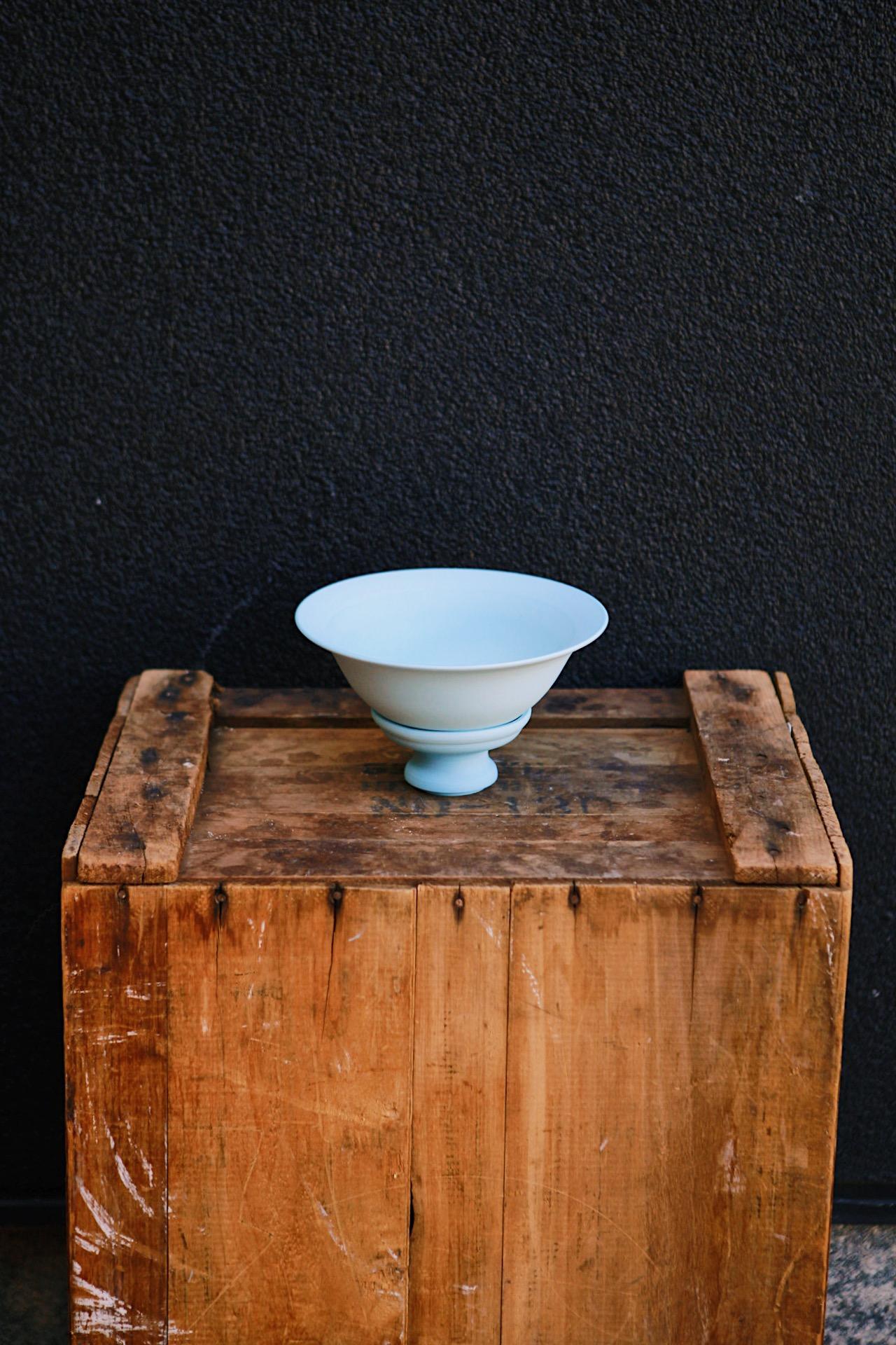 MK Footed Vaso